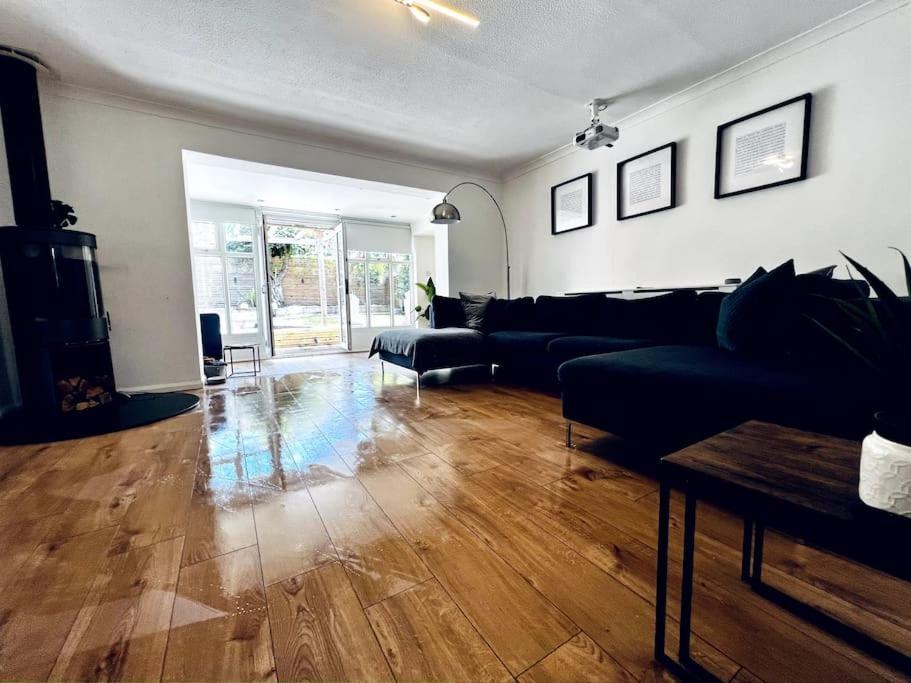 Vila Entire Modern House In Tamworth - 2 Double Beds + Free Parking Exteriér fotografie